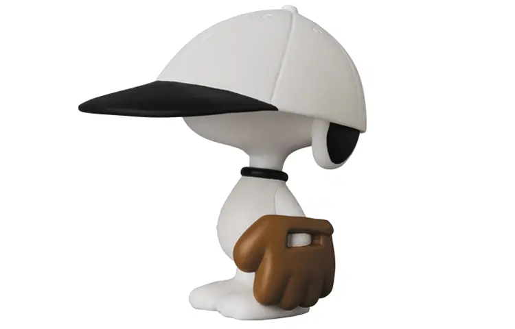 Medicom Toy Snoopy baseball player scale figure 6.9cm