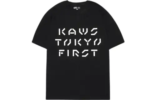 UNIQLO T Shirts Men's Black Crew Neck Moderate Straight Fit